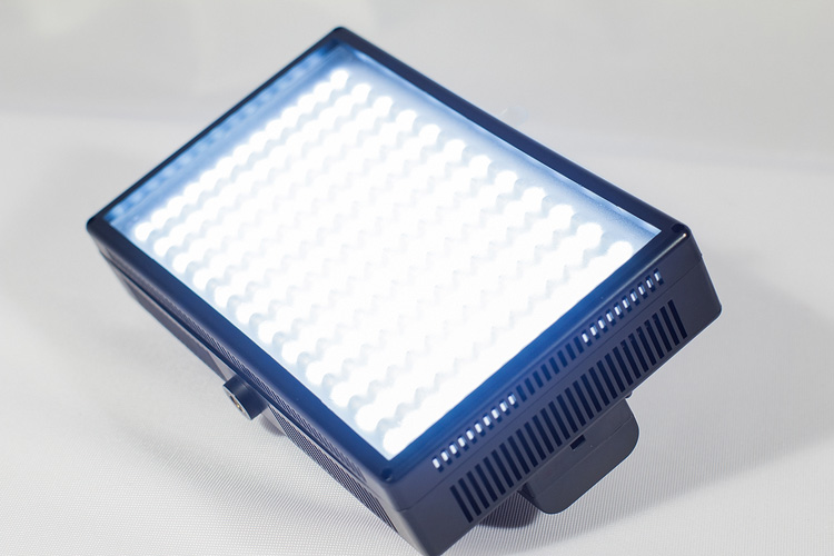 dielichtfanger-Walimex-LED-1-01