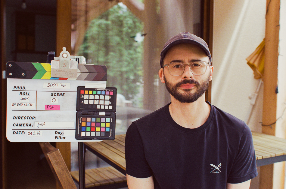 DLF Kodak Vision 500 T - Test – Tageslicht mit Person draußen - 0